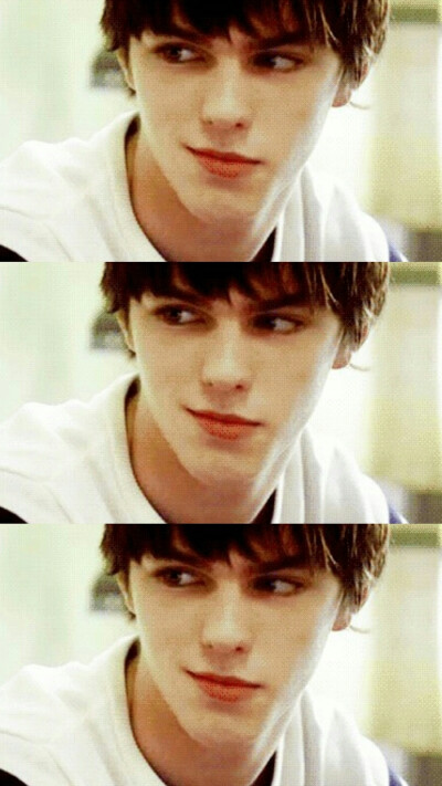 Nicholas Hoult 