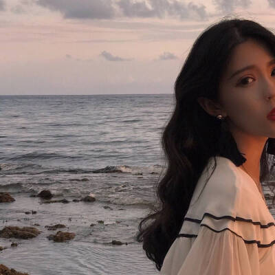 你是那些年里的大雨
我是真的淋过也是真的难忘