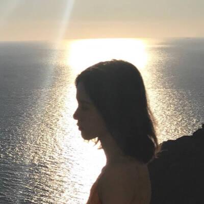 你是那些年里的大雨
我是真的淋过也是真的难忘