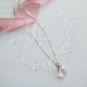 定制
            Cloudcity流转起舞 别致温柔粉晶珍珠14K包金项链锁骨链初夏新款