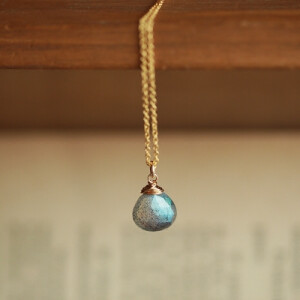 定制
            Cloudcity 一粒简洁式短项链 拉长石14K包金手工绕线 早春新款