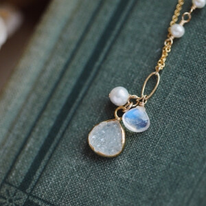 定制
            Cloudcity白晶簇 原创设计14K包金短项链女 纯净治愈白色早春新款