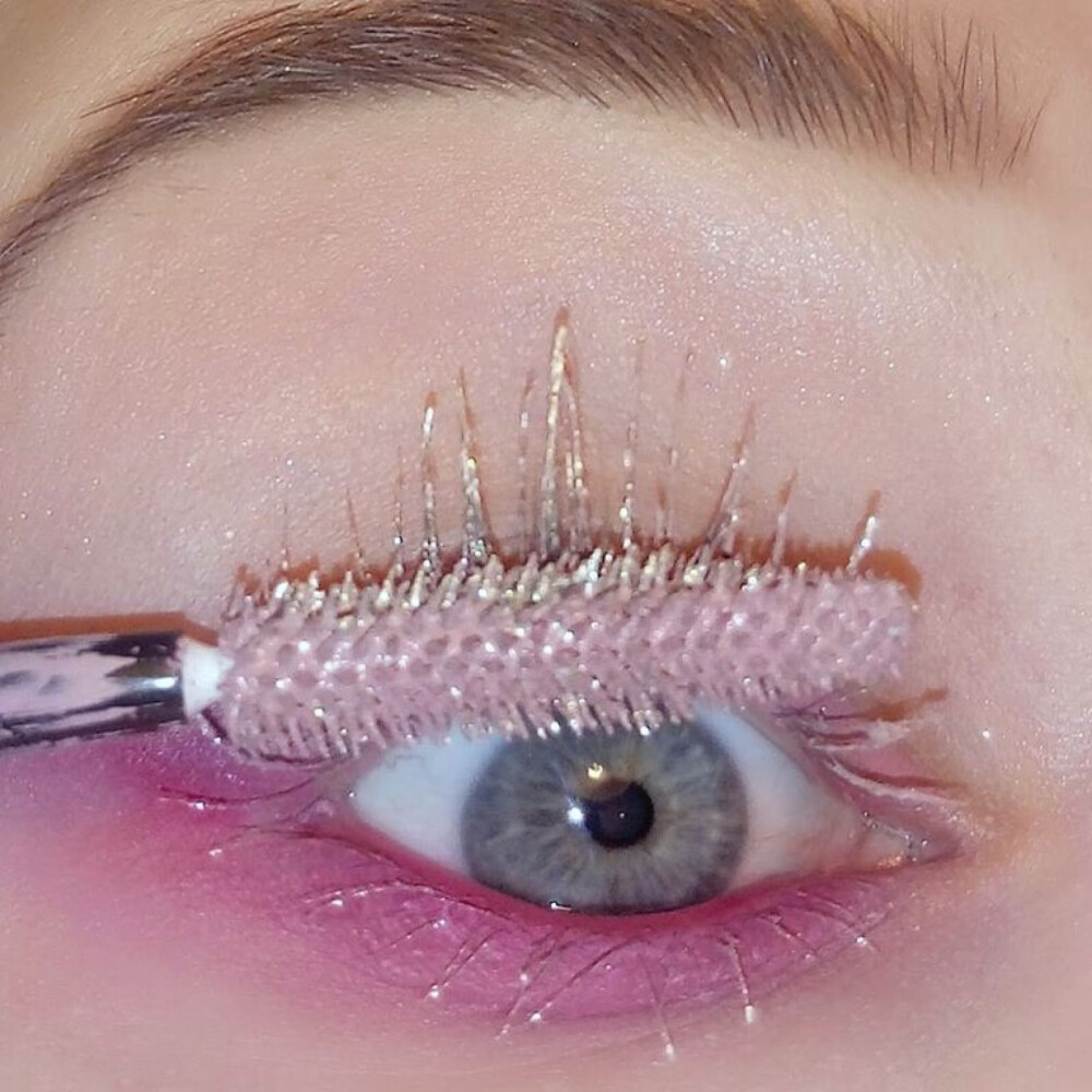 彩妆，眼妆，唇妆，亮片闪粉，口红唇釉。