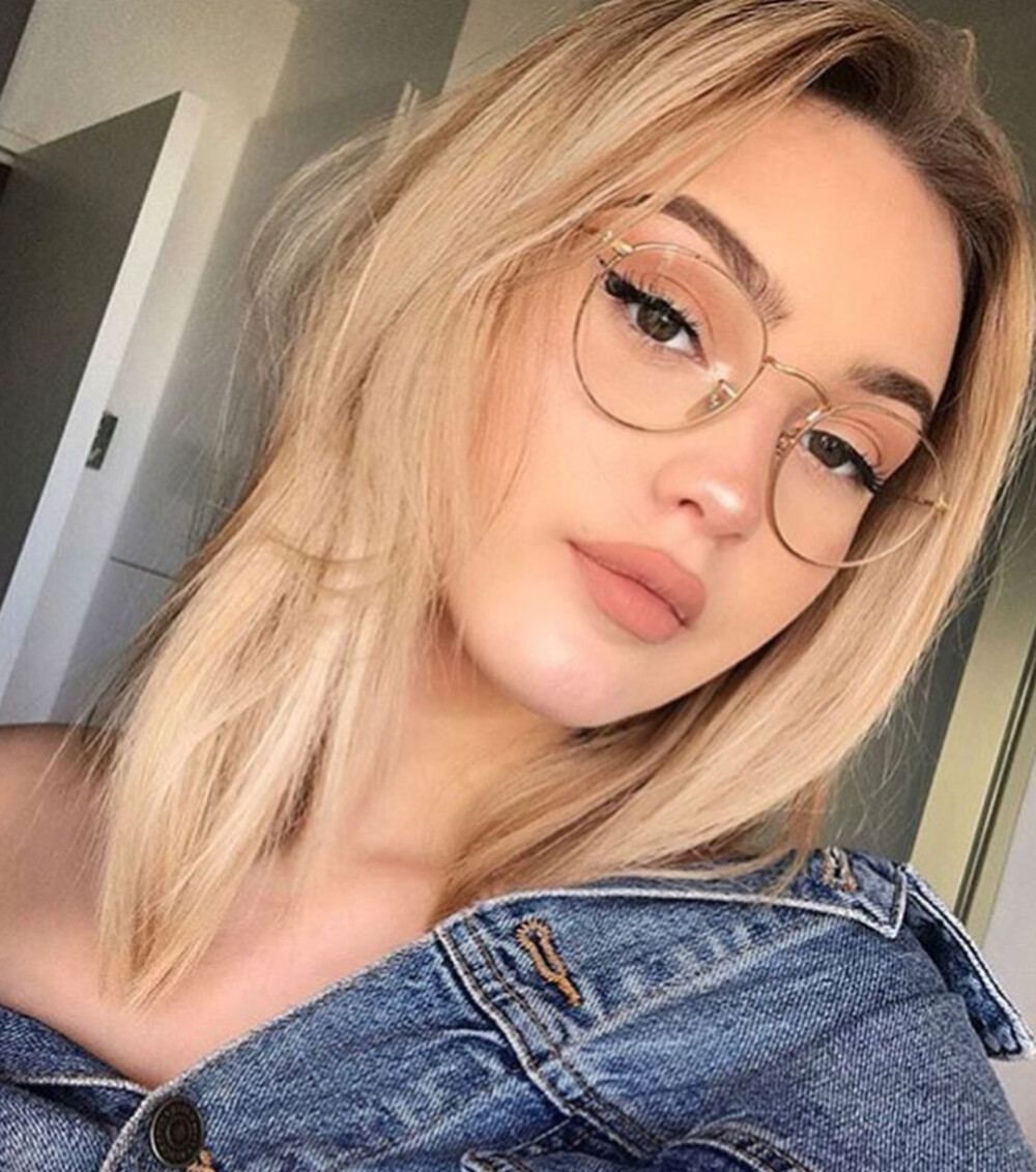 How can she be so perfect ​​​