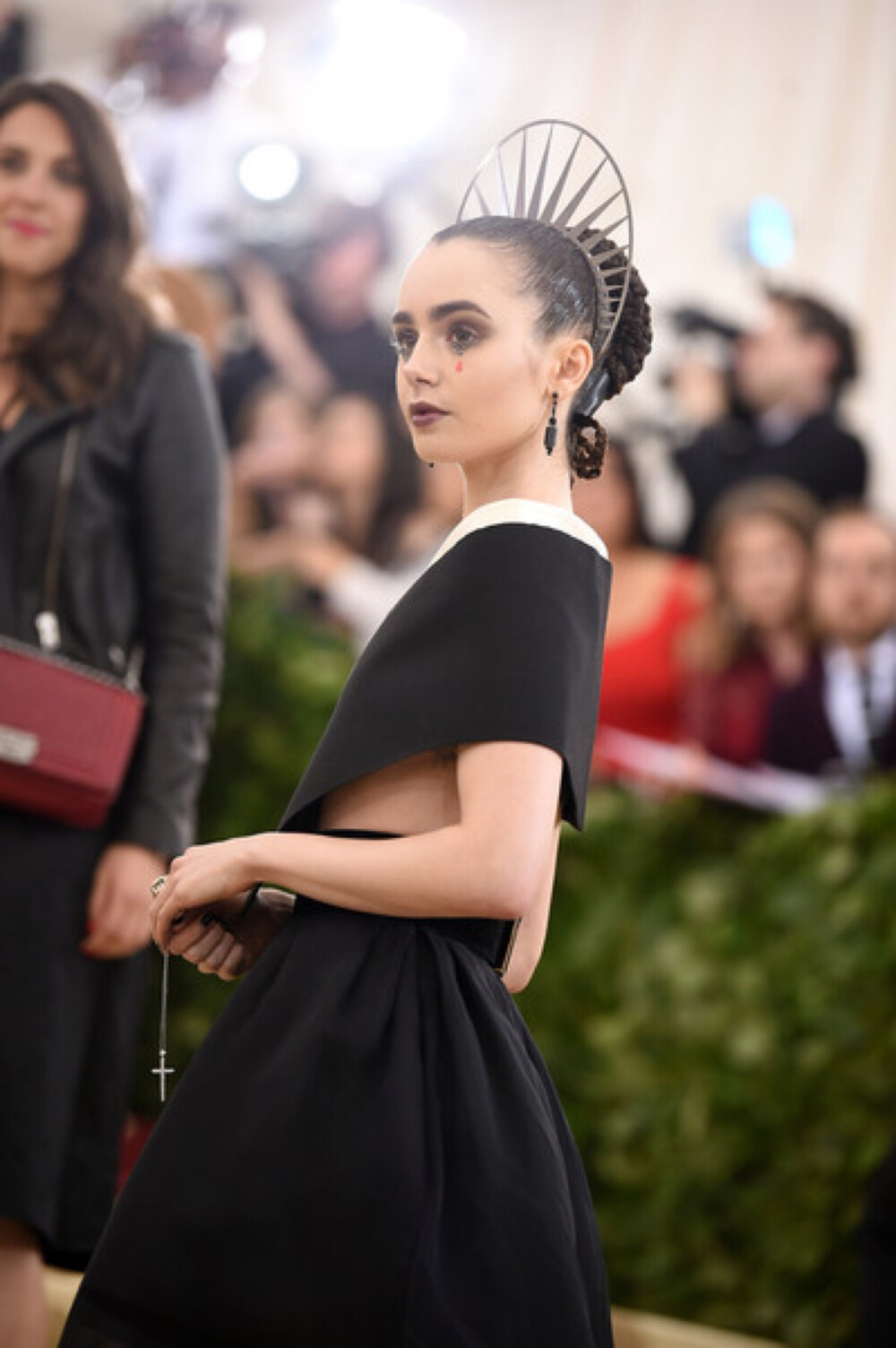 Lily Collins 