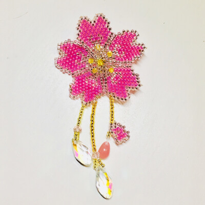 Beads brooch 