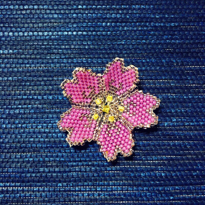 Beads brooch 