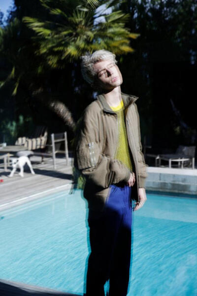 # Troye Sivan 戳爷
戳爷登上<纽约时报>写真