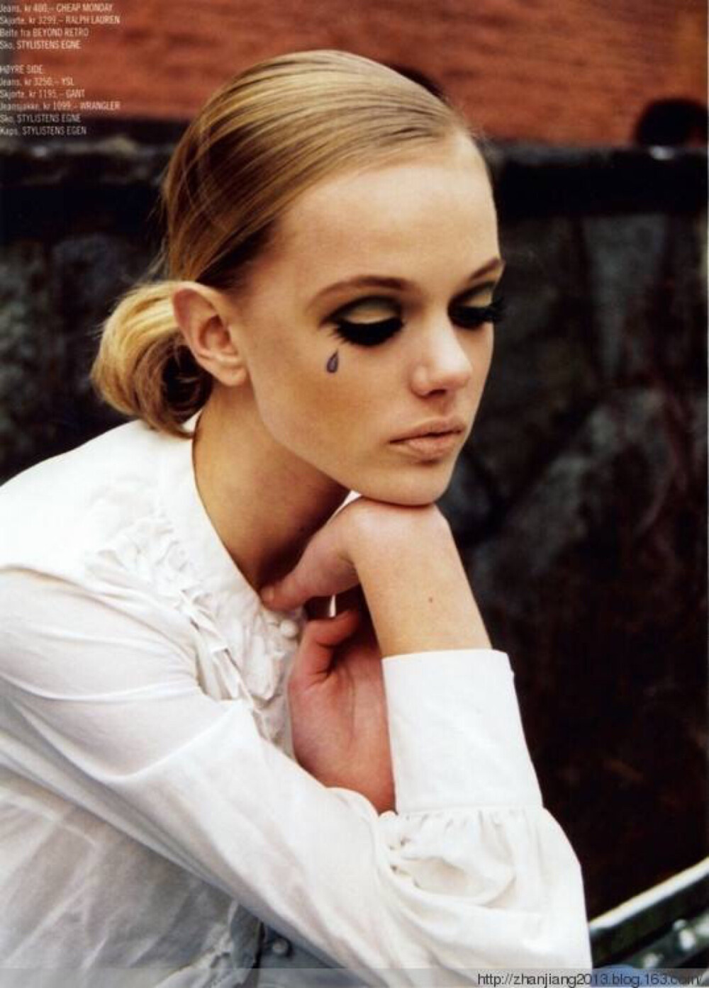  弗丽达·古斯塔夫松（Frida Gustavsson），1993年6月6日生于瑞典首都斯德哥尔摩。瑞典女模特。她有着天使般的漂亮面孔和精灵般的尖尖双耳。2007年，夏季被星探挖掘时仅仅只有15岁，经过2年的培养，09年10月，弗丽达·古斯塔夫松 在2010春夏时装周期间终于一鸣惊人，连走了近60场秀。