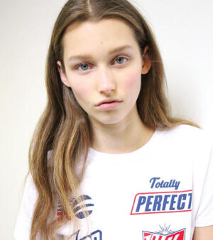 美国模特兼设计师Eliza Hartmann