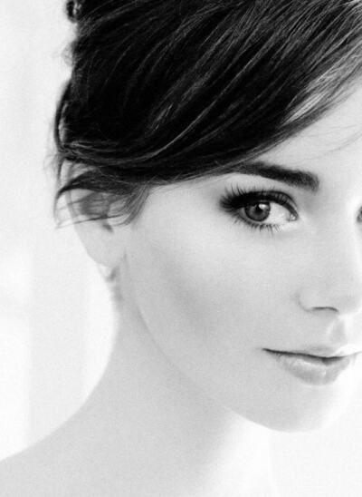 莉莉·柯林斯（Lily Collins），1989年3月18日出生于英国吉尔福德郡萨里，演员。