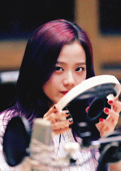 JISOO。汤不热。