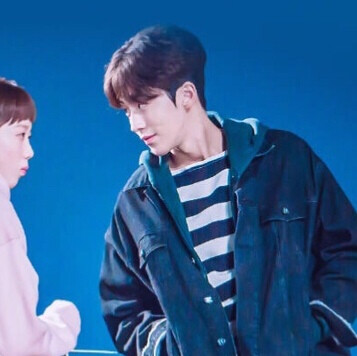 举重妖精金福珠情侣头像