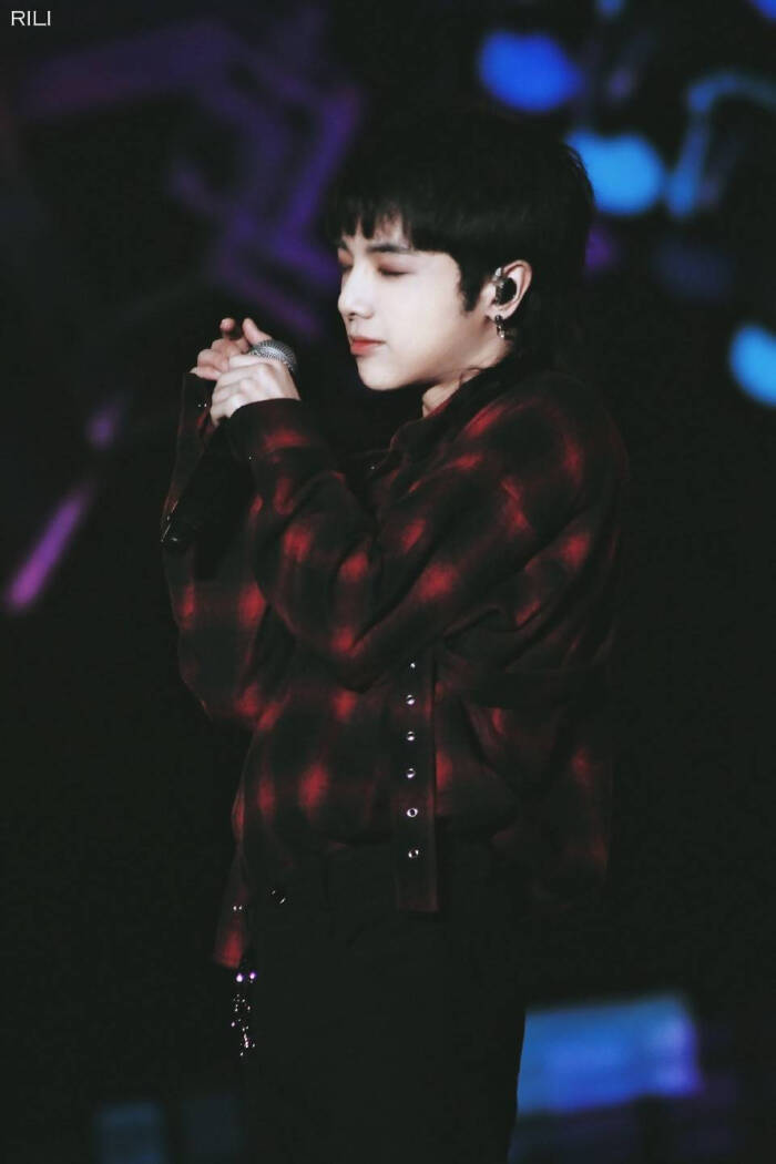 华晨宇18 5 5 5美容师之夜郑州站高清壁纸 堆糖 美图壁纸兴趣社区