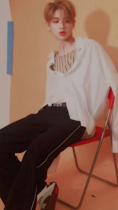 Justin黄明昊贾富贵