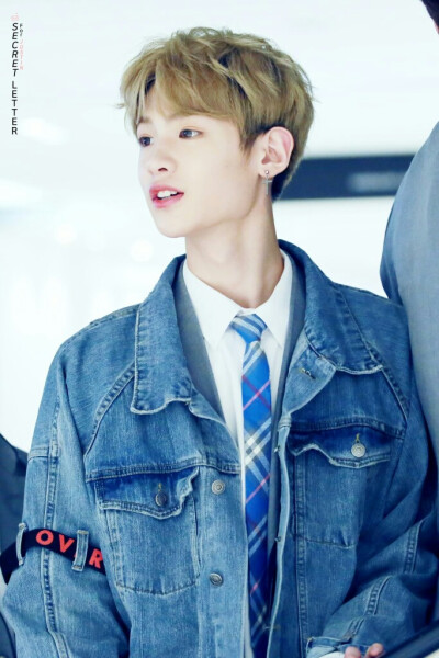 Justin黄明昊贾富贵