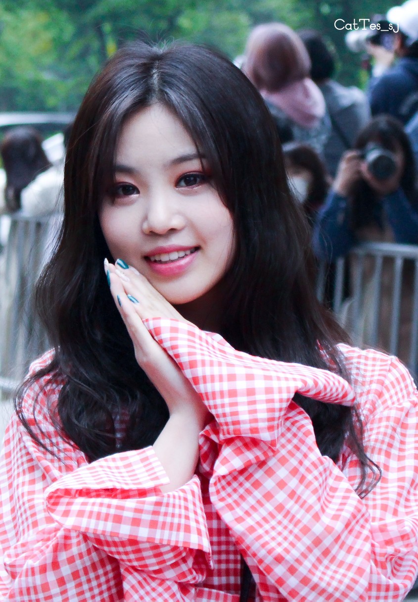 (G)I-DLE
徐秀珍 - 橘色【1998.03.09】韩