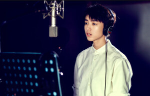 王俊凯 x2017.09《王牌特工2》推广曲《冷暖》录制花絮图