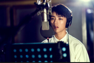 王俊凯 x2017.09《王牌特工2》推广曲《冷暖》录制花絮图