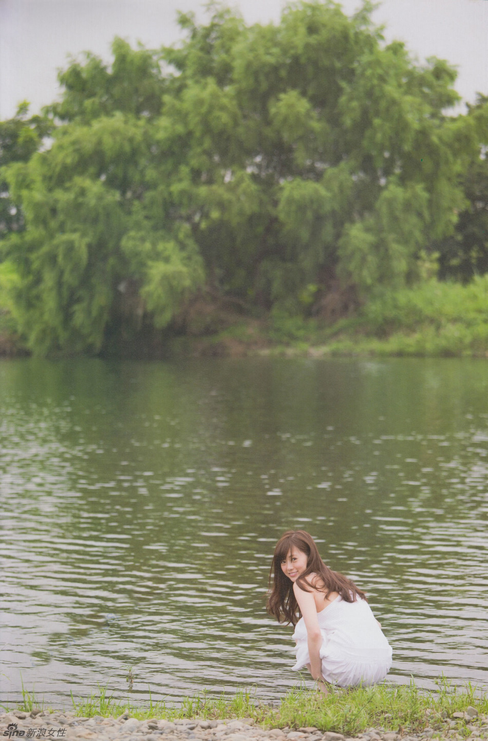 日本人气女星白石麻衣清纯写真 少女气息十足