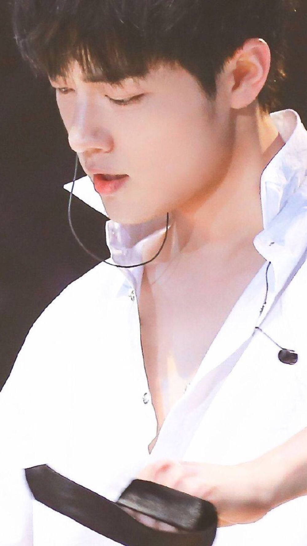 肖战 趁着新男友还没被更多人发现前赶紧放口袋里