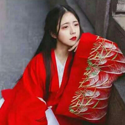 红衣女子