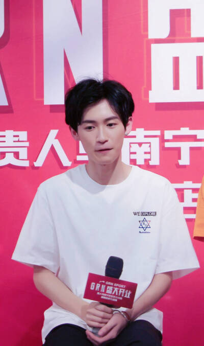 大哥贵人鸟活动，初星个站拍的