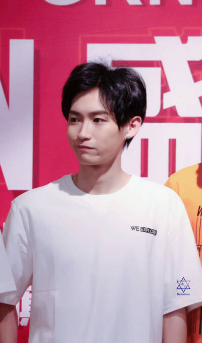 大哥贵人鸟活动，初星个站拍的