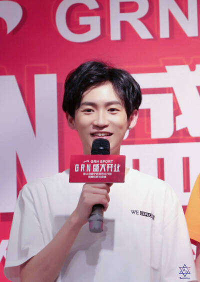 大哥贵人鸟活动，初星个站拍的