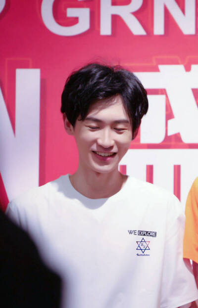 大哥贵人鸟活动，初星个站拍的