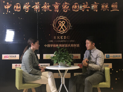 孙梵老师表示，当今的家庭教育呈现出了一些误区，需要提醒家长注意。
比如：舍本求末。孩子在成长过程中，从老师和家长那里学到的是勤劳、善良，学会的是自强不息、好学博爱；因此即便孩子的学习成绩不好，家长也不…