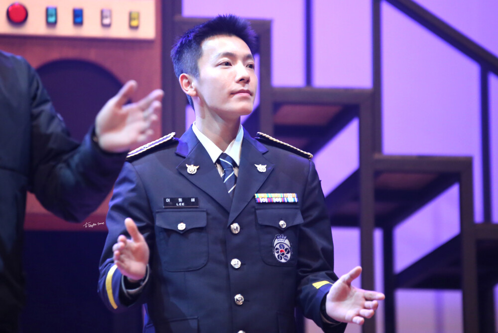 15.12.05 – Musical & Healing concert
當兵的哥哥好帥~~~