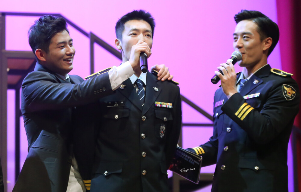 15.12.05 – Musical & Healing concert
當兵的哥哥好帥~~~