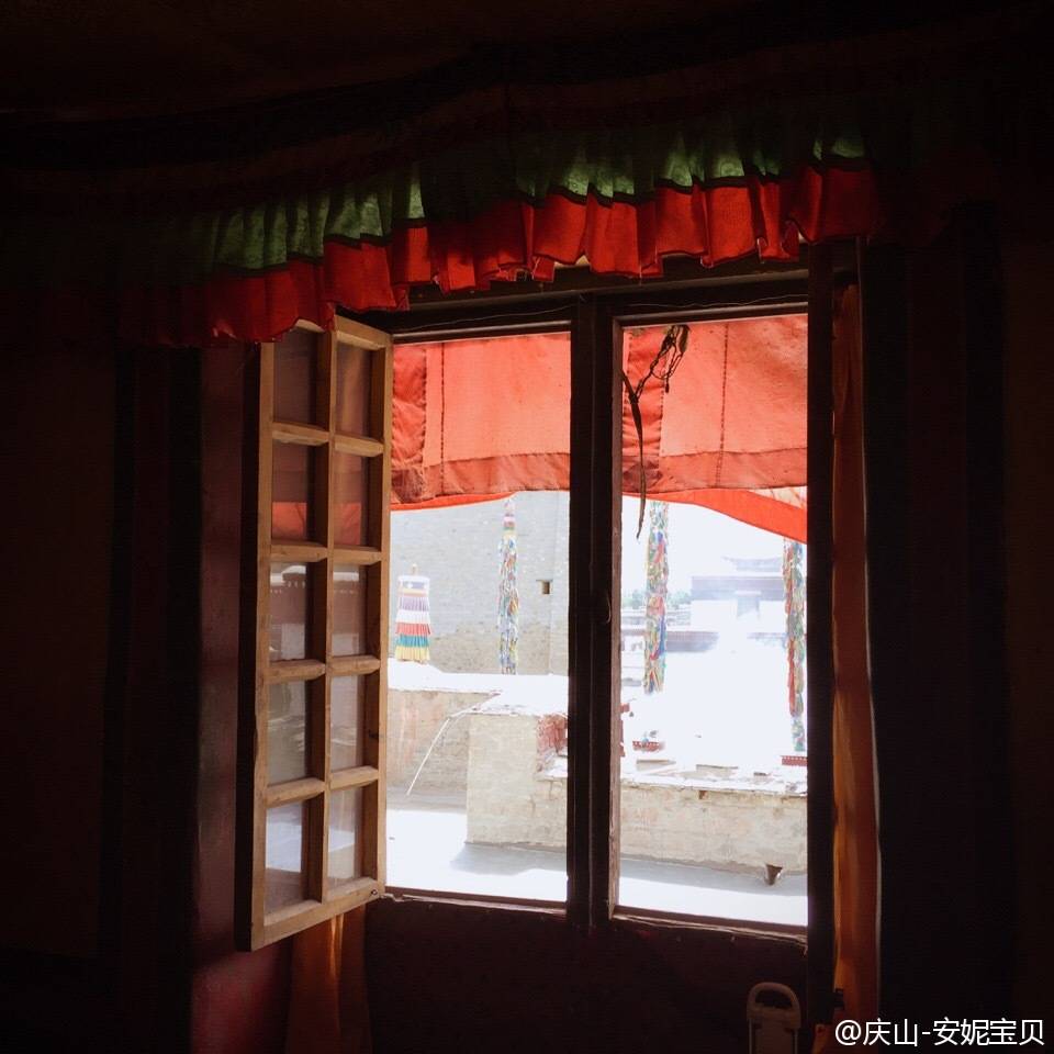 一个自我不完善、不能理解因果、缺少智慧与慈悲的人，也许与任何人相处都是不妥当的，但他会觉得自己一直没有遇见真正的爱人。与此相反，一个成熟的人是充满爱意的，他也许可以与任何一个人相爱，但他无须这样去做。
 
“观察我自己，修正自己的缺陷，成为一个更好的人。好好珍惜时间，无论是否单身，都要勤奋，都要自信和乐观。 ”这是一个好的台阶。如果跨上这个台阶，也许更能够与爱人相逢。
 
真正的爱人，会循着我们的心所散发出来的光热与芳香而来。
