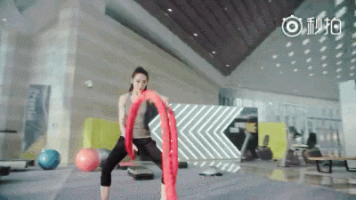 迪丽热巴／索尼耳机广告动图