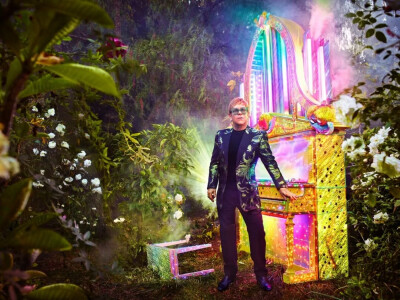 即将到来的2018年 Elton John “Farewell Yellow Brick Road”告别巡演，亦由 Gucci 独家进行专属造型设计。