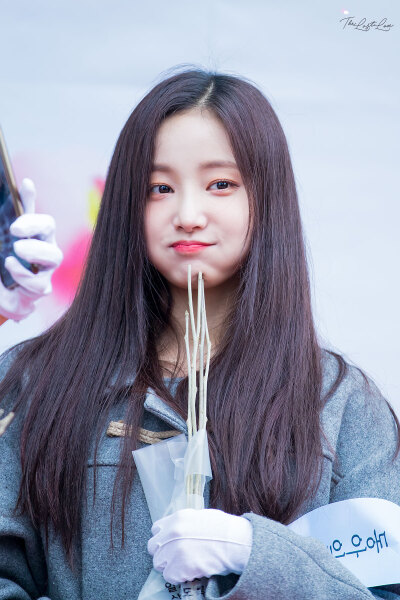 momoland 妍雨
180405 光华门木槿花树苗分享活动
Cr.[19960801_com] ​​​