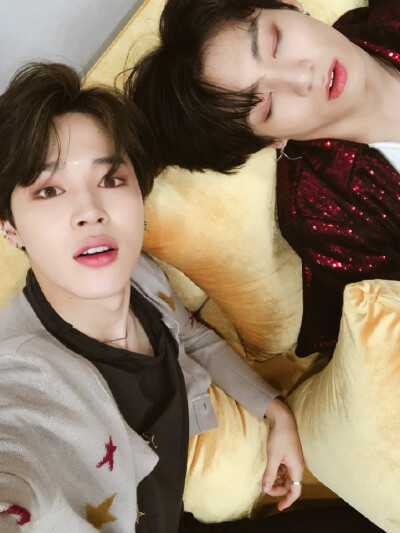 朴智旻 田柾国 180515 推特更新：JIMIN✌️（转载请注明出处：@Jimin朴智旻Bar） ​​​​