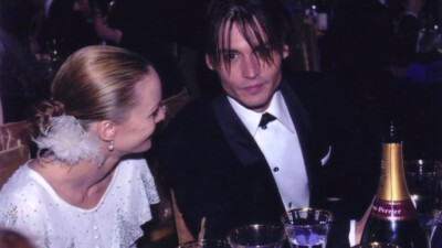 爱是最强大也是最脆弱的。
Johnny Depp & Vanessa Paradis