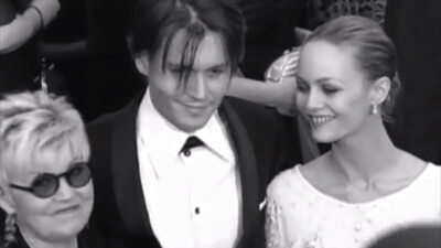 爱是最强大也是最脆弱的。
Johnny Depp ＆ Vanessa Paradis