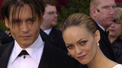 爱是最强大也是最脆弱的。
Johnny Depp ＆ Vanessa Paradis