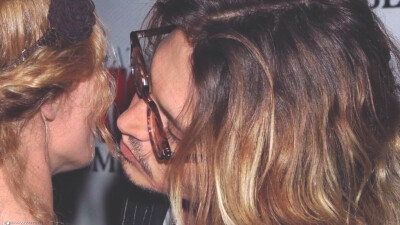 爱是最强大也是最脆弱的。
Johnny Depp ＆ Vanessa Paradis