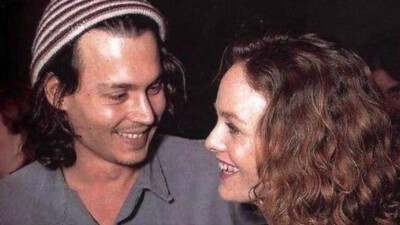 爱是最强大也是最脆弱的。
Johnny Depp ＆ Vanessa Paradis