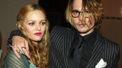 爱是最强大也是最脆弱的。
Johnny Depp ＆ Vanessa Paradis