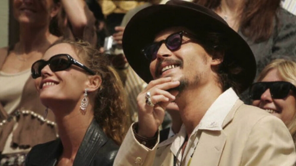 爱是最强大也是最脆弱的。
Johnny Depp ＆ Vanessa Paradis