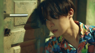 #FAKE LOVE#
金南俊 金硕珍 闵玧其 郑号锡 朴智旻 金泰亨 田柾国 BTS