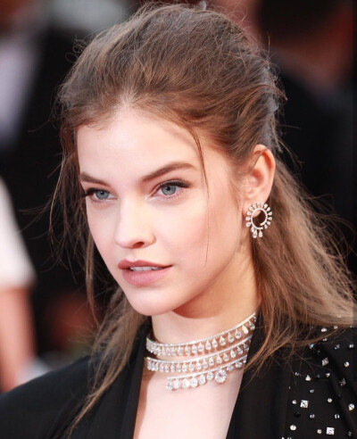 芭芭拉帕尔文 Barbara Palvin 戛纳电影节