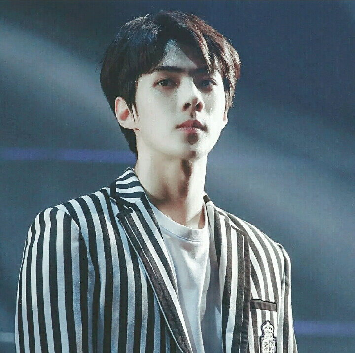 爱豆头像 by 超酥