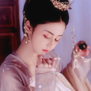 古风头像 自截   /泛轻舟
二传注明出处