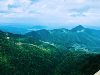 明月山